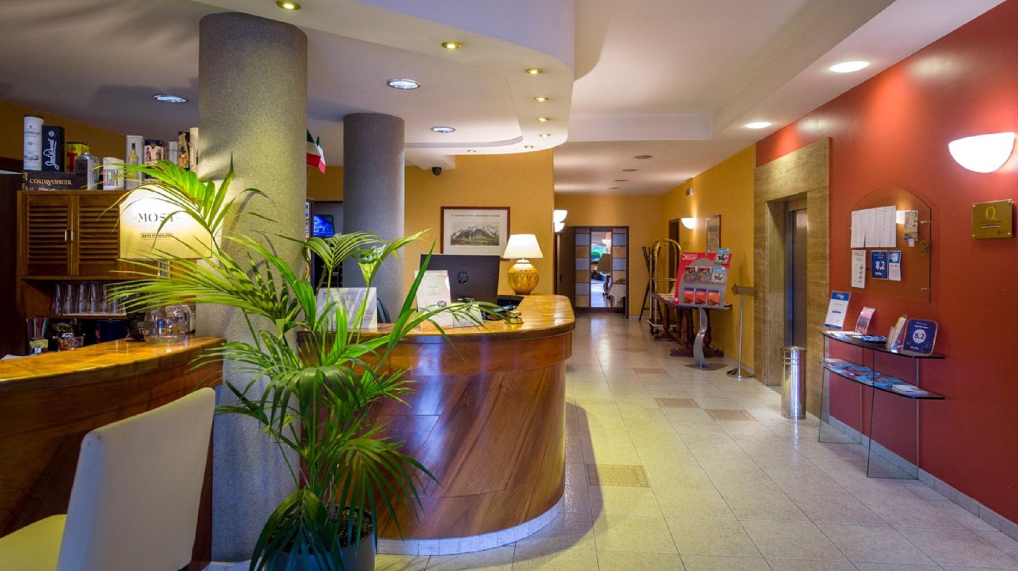 Hotel Des Alpes Rosta Exterior photo