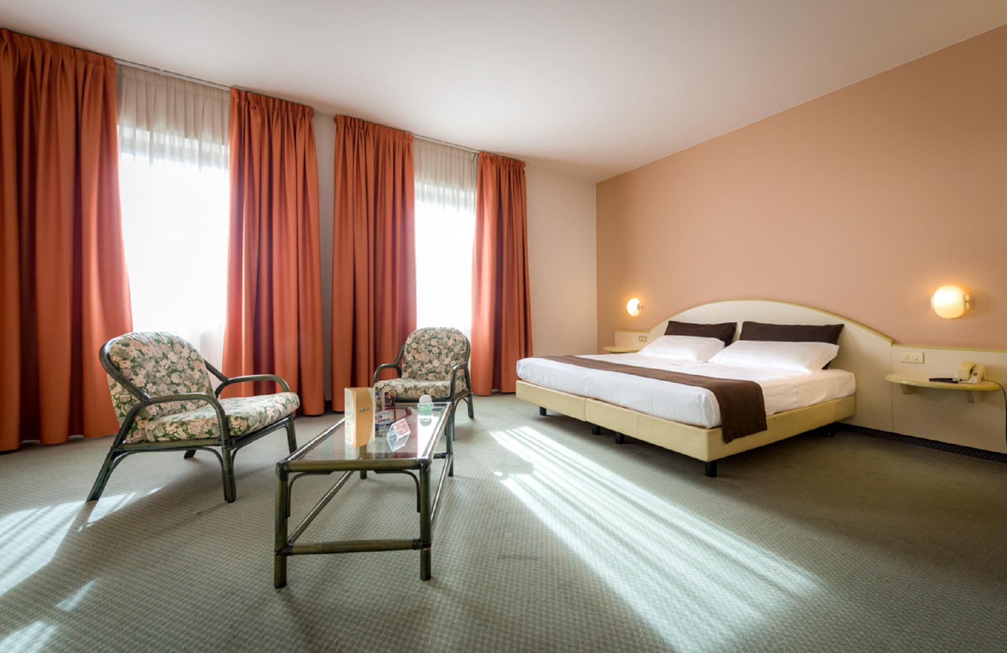 Hotel Des Alpes Rosta Exterior photo