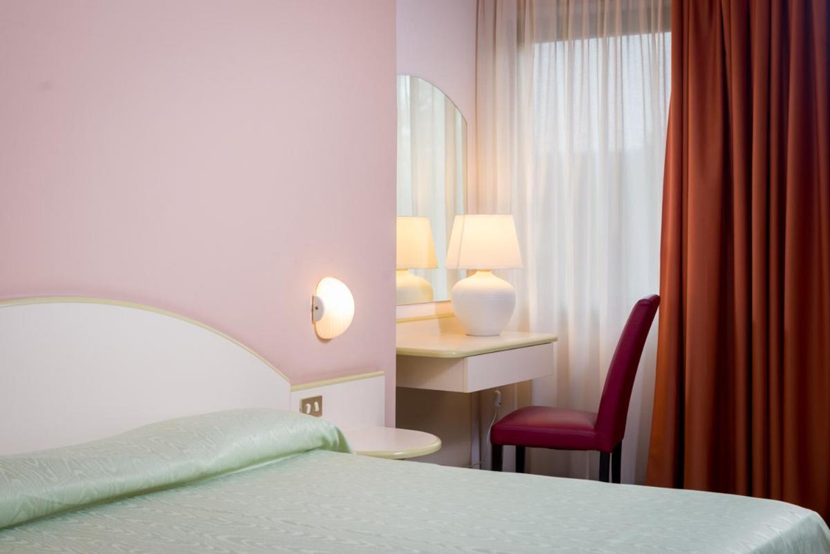 Hotel Des Alpes Rosta Exterior photo